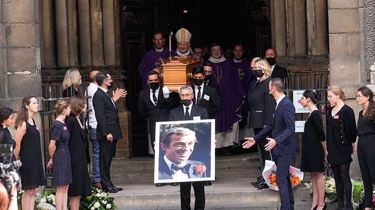 Fransa ünlü aktöre ulusal törenle veda etti