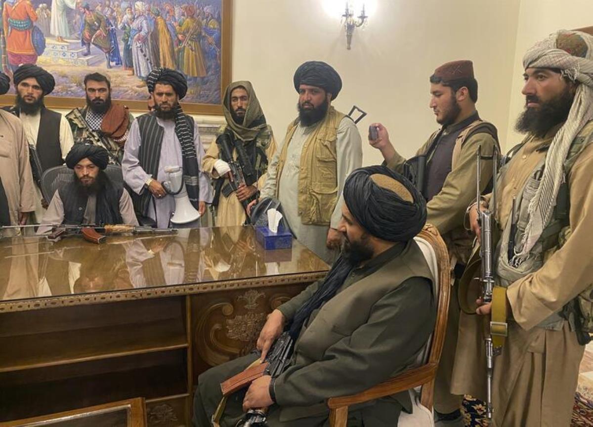 Afganistan'da kontrol ele geiren Taliban genel af ilan etti
