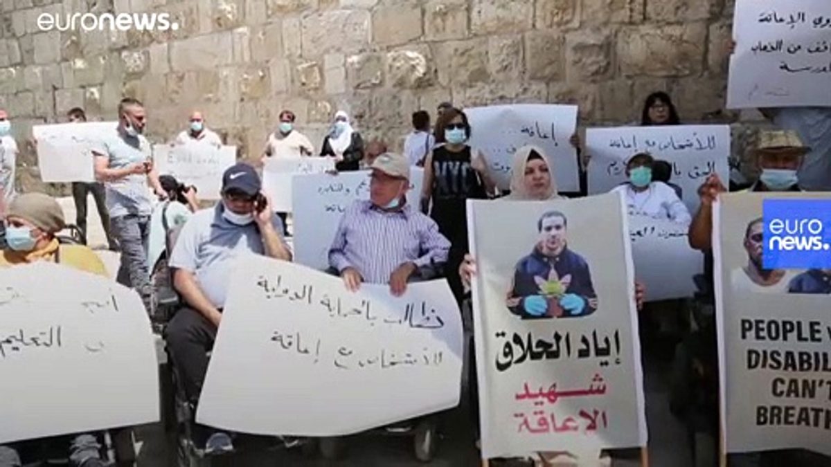 Filistin'de engelliler otizmli ?yad Hallak'?n polis ?iddetiyle ldrlmesini protesto etti